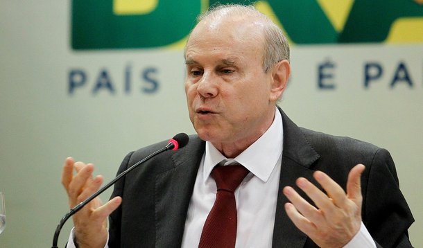 BRASÍLIA, DF, 17.10.2013: BALANÇO PAC2 - Ministros Guido Mantega (Fazenda) e Miriam Belchior (Planejamento) anunciam os dados de mais um balanço do PAC, com a presença dos ministro Edison Lobão, Moreira Franco, Agnaldo Ribeiro, Cesar Borges. (Foto: Alan M