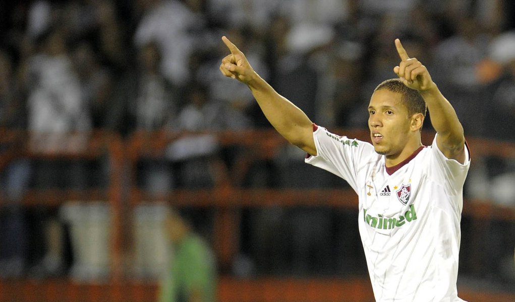 Samuel marca no fim e Fluminense vence Sport