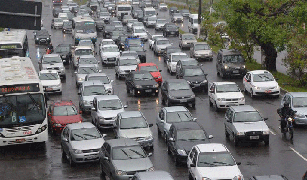 Povo sem carro, trânsito caótico