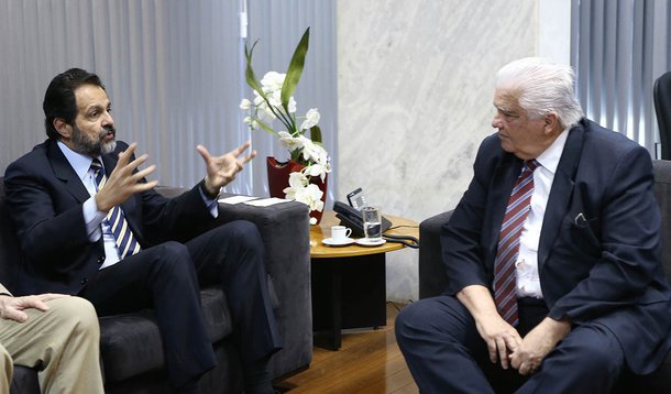 Brasilia 15/08/2013 - Gov Agnelo Queiroz Audiência com Ministro da Ciência, Tecnologia e Inovação, Senhor Ministro Marco Antonio Raupp
Participantes: Secretário de Ciência e Tecnologia Glauco Rojas, Secretário Extraordinário da Copa Claudio Monteiro e Se