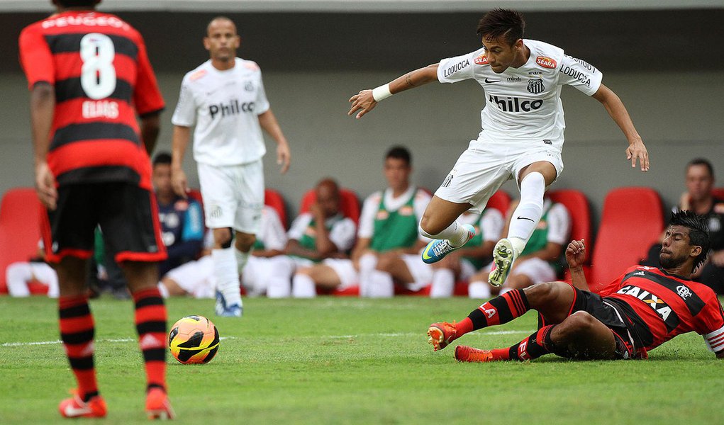 Neymar dá adeus em empate sem gols com Flamengo