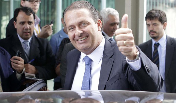 Campos julga 'natural' oposição interna