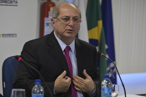 Bernardo critica centralização da internet nos EUA