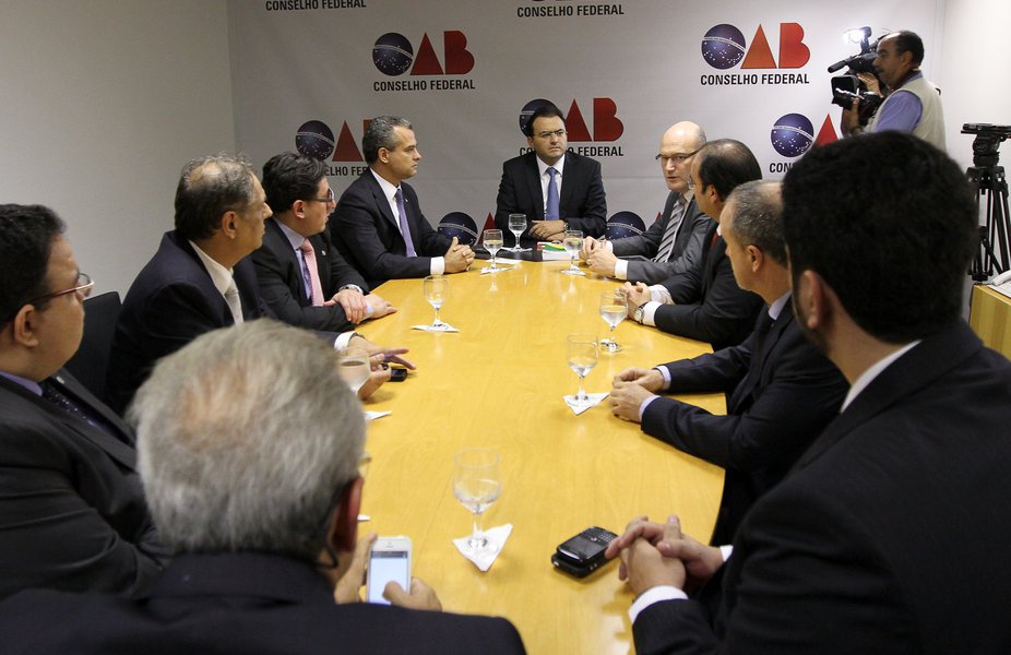 OAB-PE pretende cobrar governo em Brasília