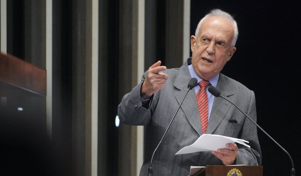 Para Jarbas, Dilma é "sem noção" e pacto é "cinismo"