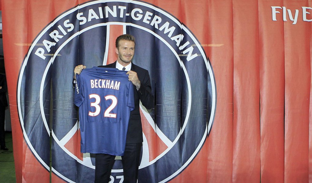 Aos 37 anos, Beckham assina com PSG