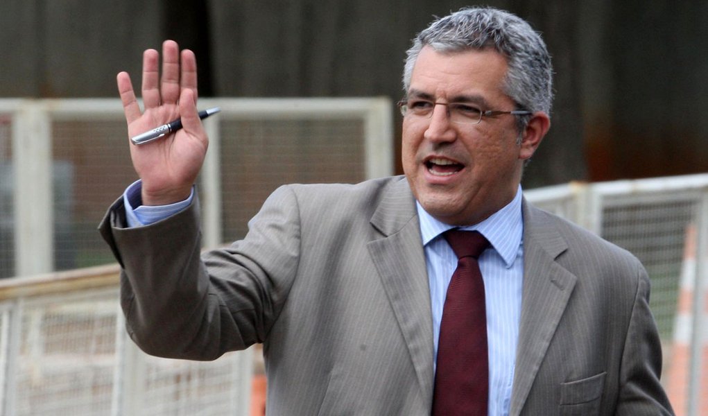 Padilha pretende explorar cartel em campanha