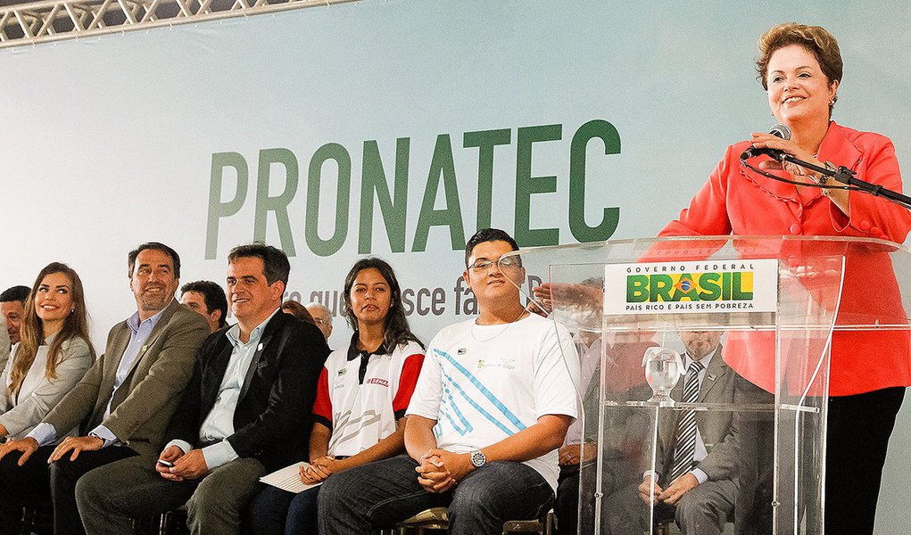 Cabedelo - PB, 16/05/2014. Presidenta Dilma Rousseff durante cerimônia de formatura de alunos do Pronatec. Foto: Roberto Stuckert Filho/PR