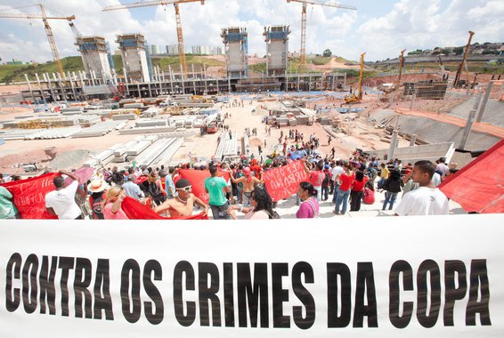 Estadão estimula guerra contra a Copa