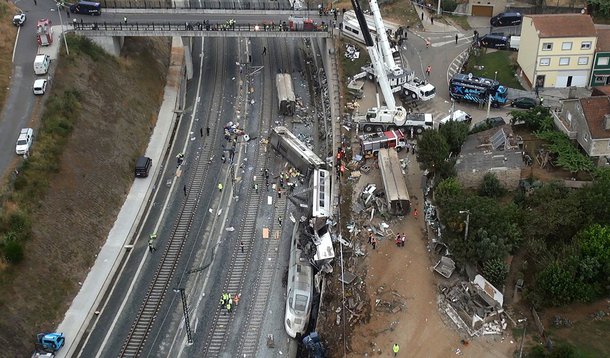 Maquinista diz que se distraiu em acidente na Espanha