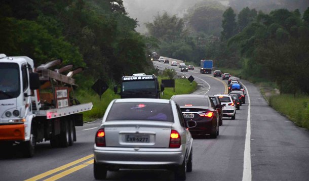 Número de mortes nas estradas de SP cai 44% no feriado