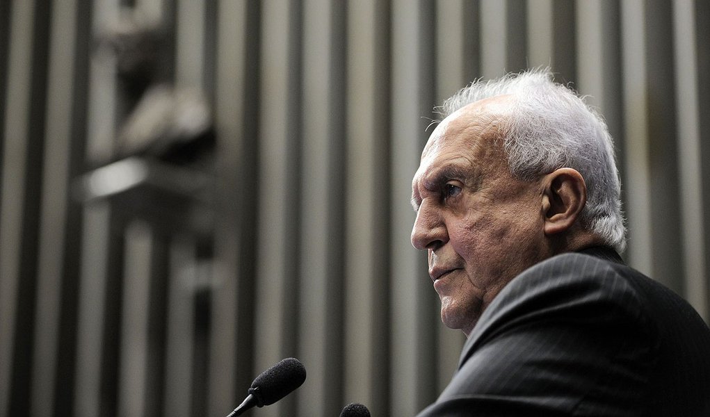 "O PMDB está se tornando satélite do PT"