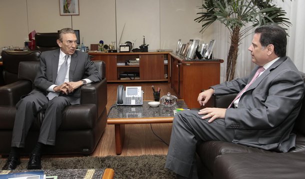 Perillo cobra promessa de investimento na Celg