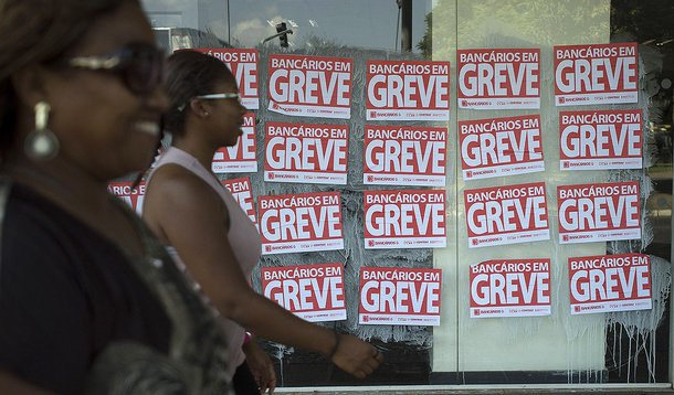 Bancários entram em greve nesta terça-feira (30) por tempo indeterminado(Marcelo Camargo/Agência Brasil)
- Assuntos: bancários, greve, bancos 
Marcelo Camargo/Agência Brasil

