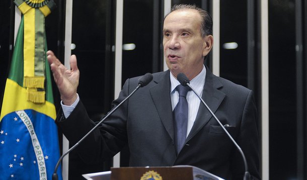 Aloysio Nunes volta a atacar gestão da Petrobras
