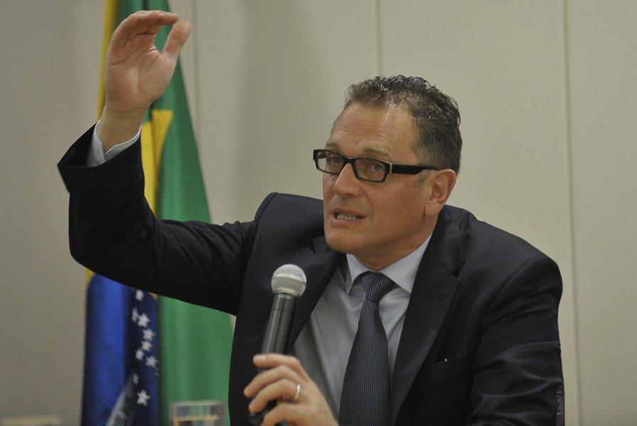Valcke: Brasil não pode mais ter atrasos para Copa