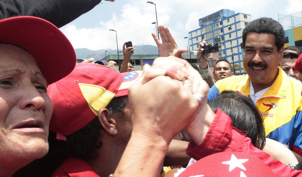 Pesquisa: Maduro tem 53,1% de intenções de voto