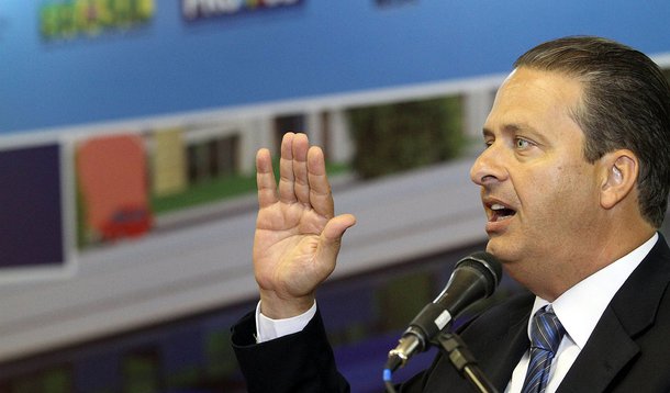 Campos testa slogan com foco na "novidade"
