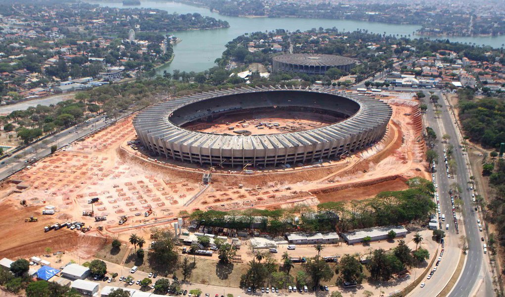 Mineirão pode ter amistoso da seleção em 2013