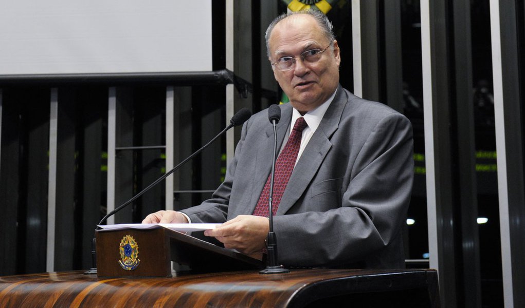 Freire: Niemeyer foi “companheiro de lutas partidárias”