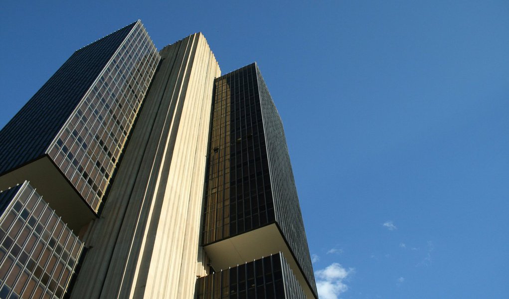 Copom mantém Selic na mínima de 7,25%