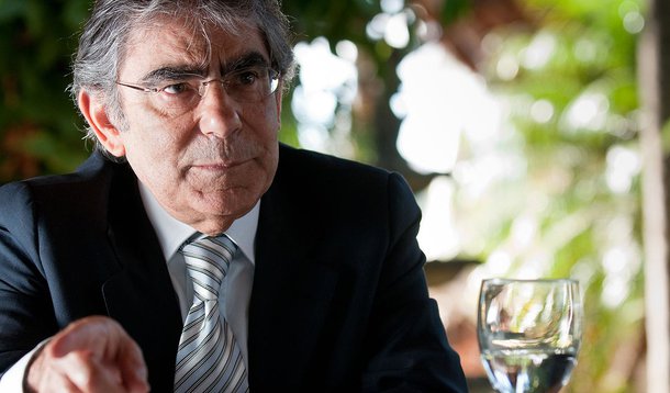 Prefácio de Ayres Britto é imoral, protesta advogada