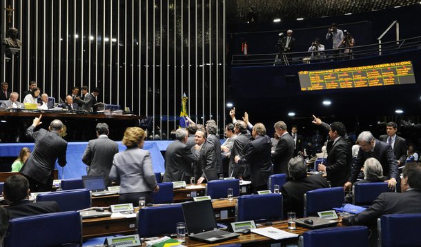 Senado aprova MP que reduz tarifa de energia