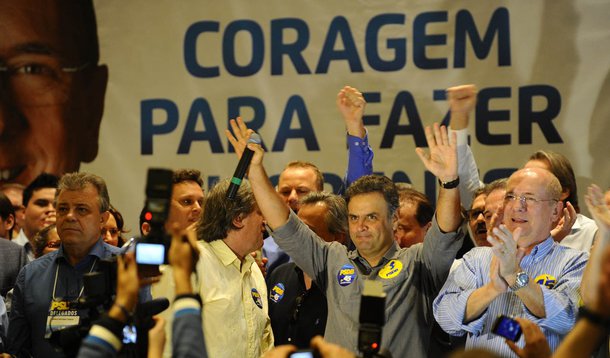 Aécio: "39 ministérios é tapa na cara da sociedade"