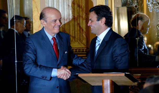Serra ameaça estragar coroação de Aécio