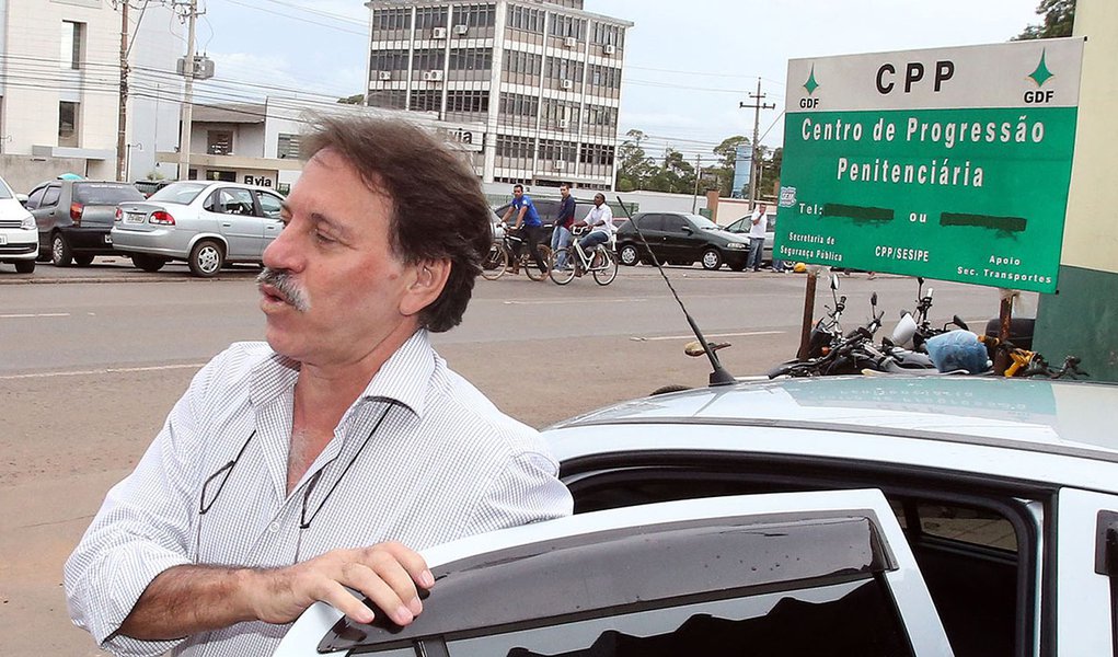 DF - MENSALÃO/DELÚBIO - POLÍTICA - O ex-tesoureiro do PT Delúbio Soares retorna ao Centro de   Progressão Penitenciária (CPP), no Distrito Federal, após  seu   primeiro dia de trabalho fora da prisão, nesta segunda-feira. Delúbio   foi submetido nesta seg