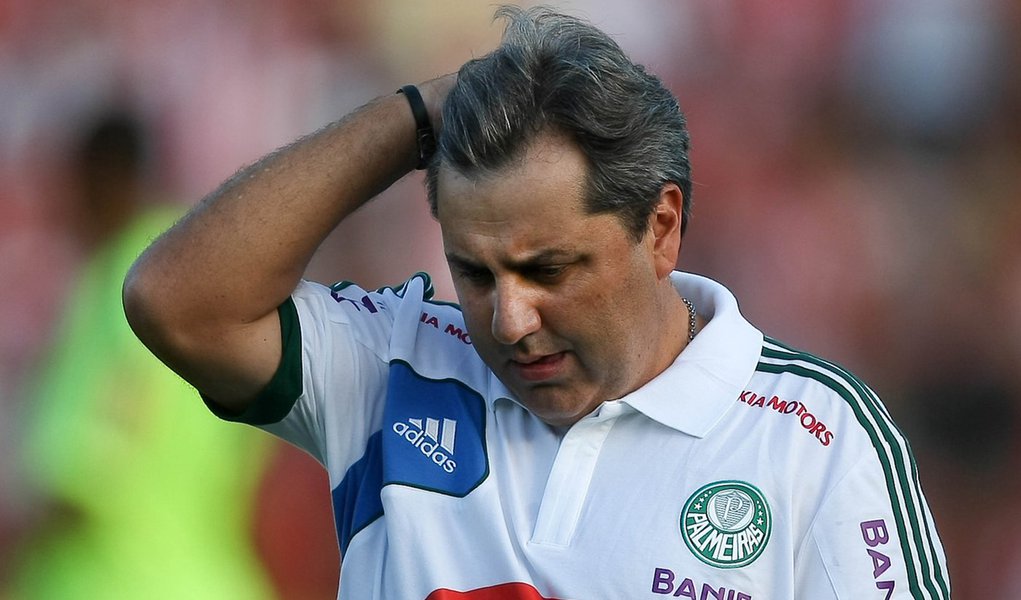 Palmeiras perde e fica pertinho da Segundona