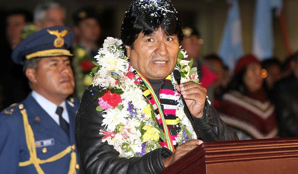 Evo Morales ameaça fechar embaixada norte-americana