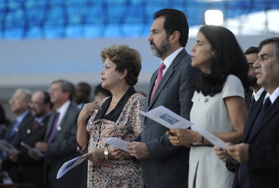 Dilma homenageia vítimas de Santa Maria