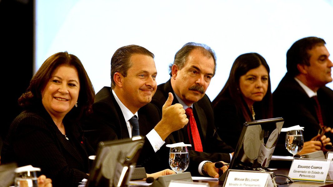 Para Campos, encontro com Dilma foi positivo