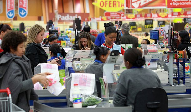 Nota fiscal deve mostrar impostos embutidos no preço