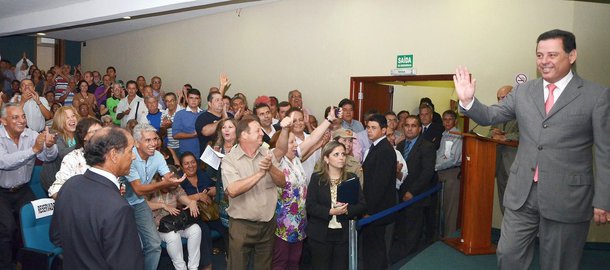 Governo contrata 1.235 servidores da Caixego