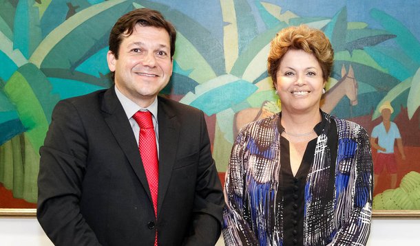 Aviso aos navegantes: "Não há distância entre PT e PSB"