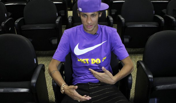 "Não sou salvador da pátria", diz Neymar