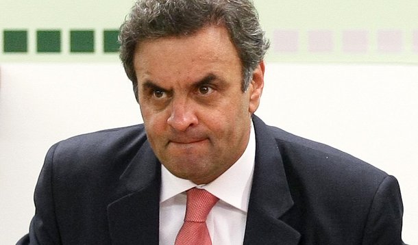Aécio: PT ressuscita 'Lei Falcão'