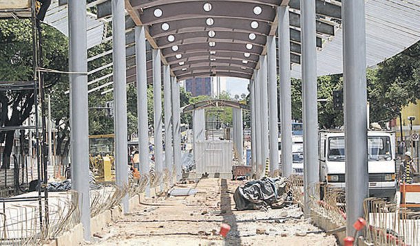 Prefeitura culpa governo federal por atraso no BRT