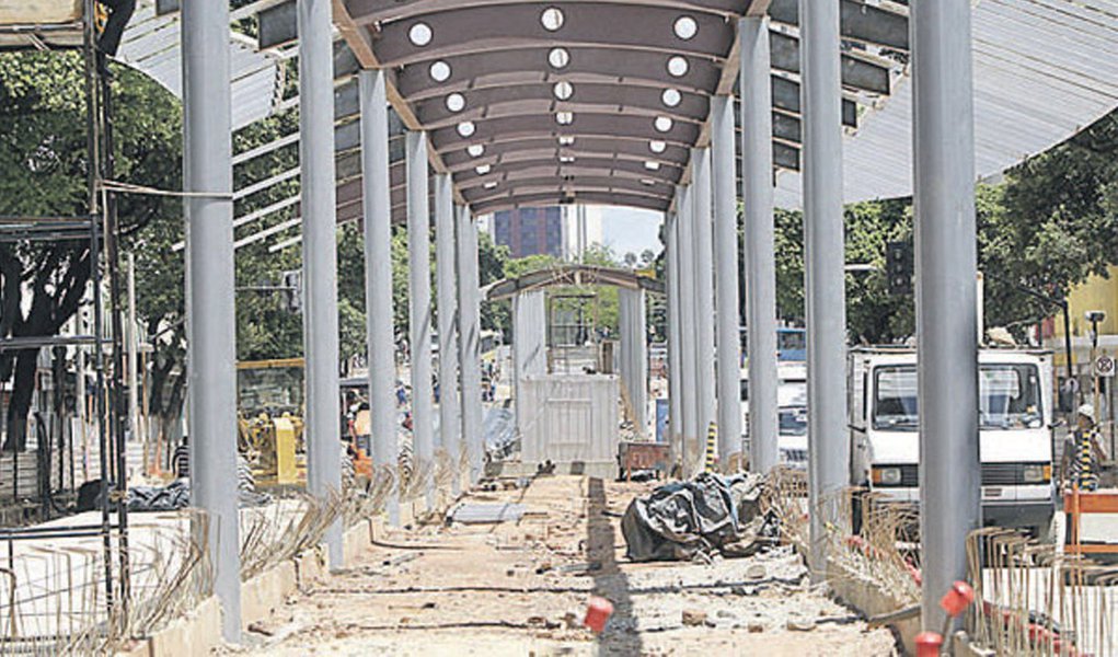 Prefeitura culpa governo federal por atraso no BRT