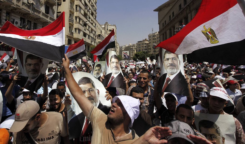 Ao menos 6 morrem em novos confrontos no Cairo