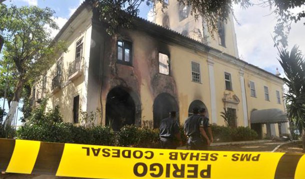 MPF vai apurar incêndio na Secretaria da Educação