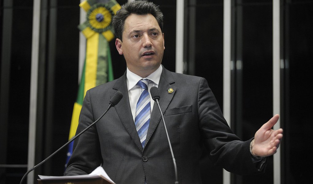 Senador Sérgio Souza (PMDB-PR) destaca crescimento do agronegócio no país e no Paraná