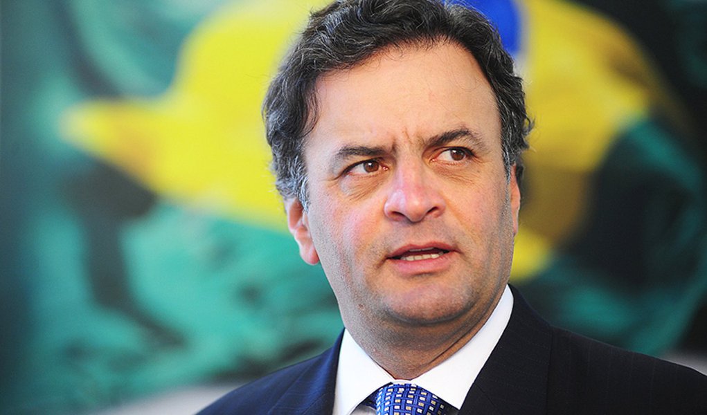 Aécio: “PT tem viés autoritário”