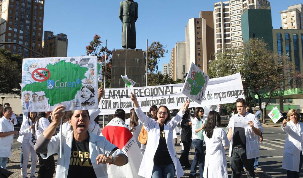 Manifestações em Minas congestionam trânsito