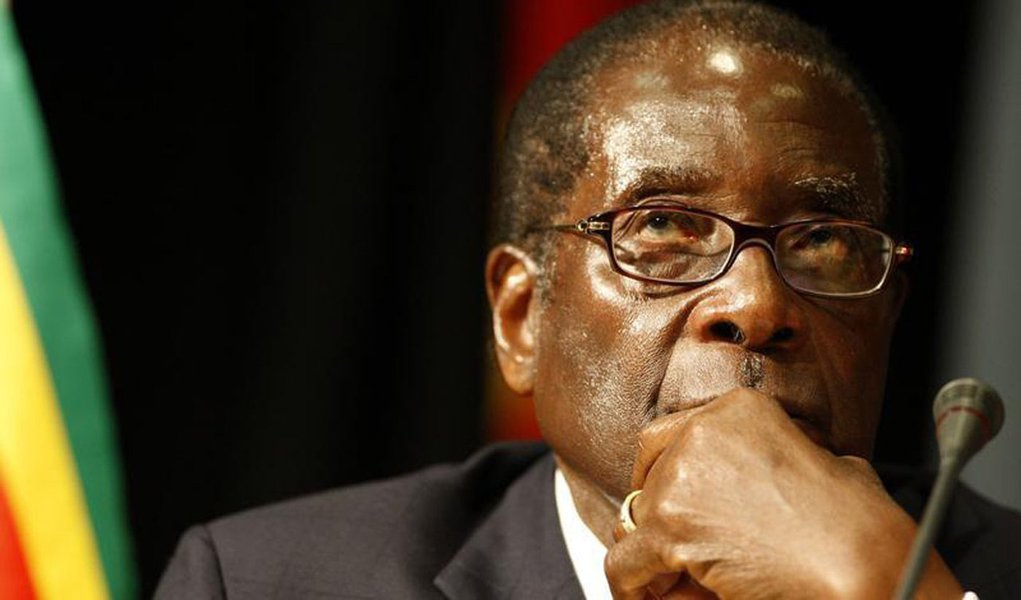 Mugabe cai e chega ao fim ditadura de 37 anos
