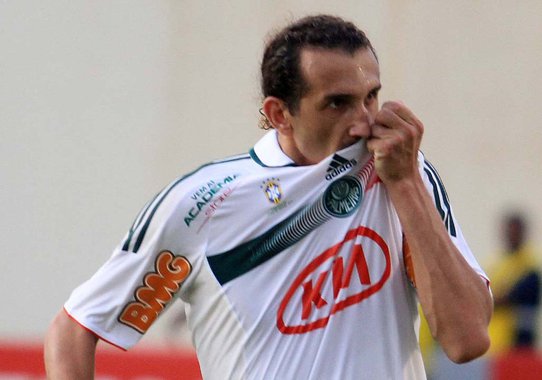 Palmeiras empata e ainda respira. Por aparelhos