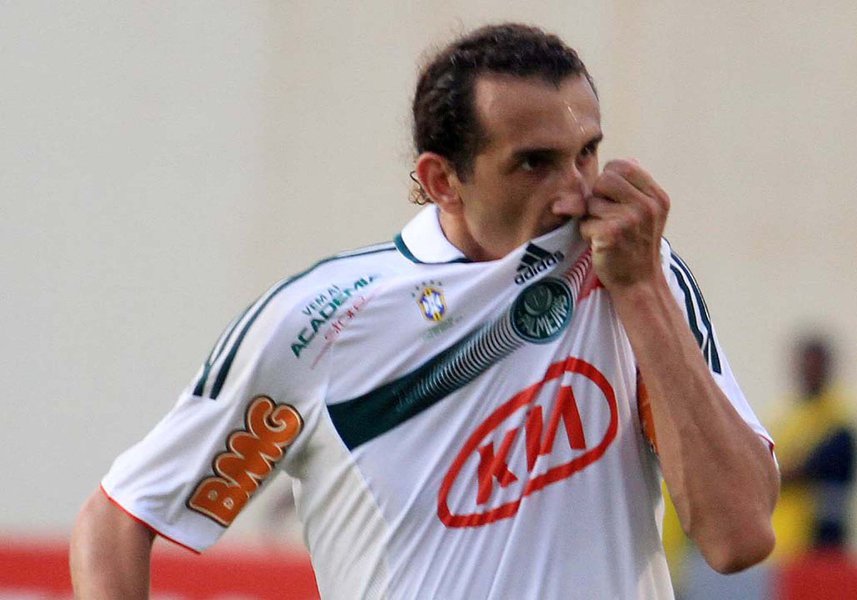 Palmeiras empata e ainda respira. Por aparelhos