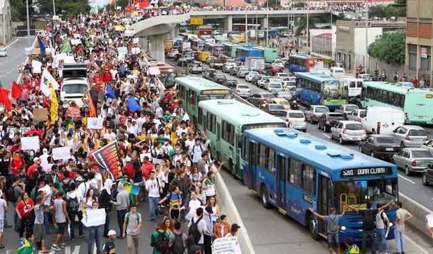 BH também tem protesto contra gastos da Copa